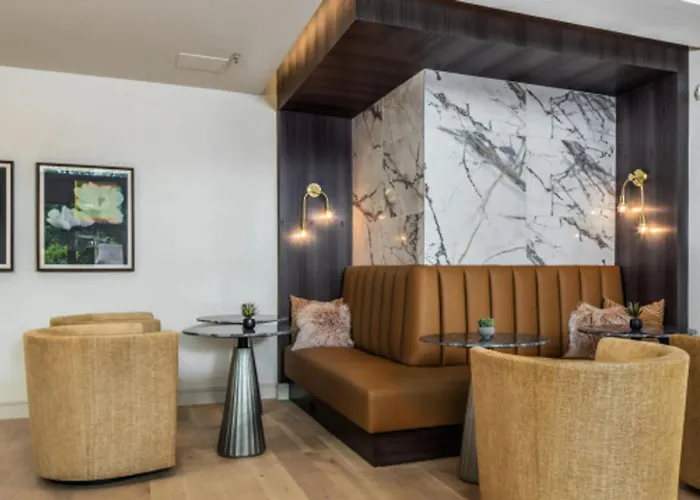 Landing Stunning 1bd Clubhouse Yoga Apartment