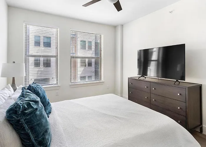 Landing Stunning 1bd Clubhouse Yoga