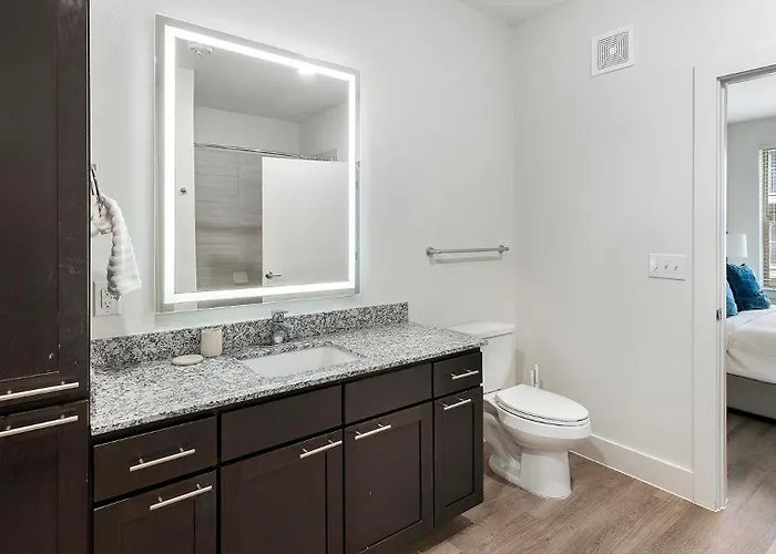 Landing Stunning 1bd Clubhouse Yoga *